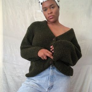 HUNTER GREEN COZY SWEATER